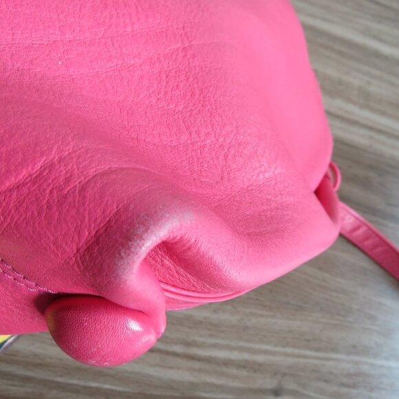 VINTAGE 80s CARLOS FALCHI Bubblegum Pink Leather Butterfly  Slouch Crossbody Bag - Picture 13 of 16
